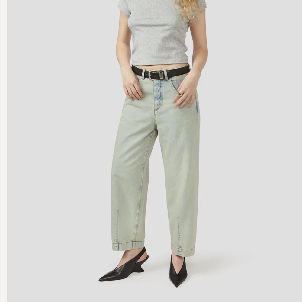 Light Wash High-Rise Wide Leg Women's Jeans